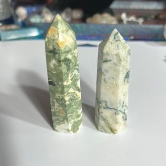 6/$30 2pcs Crystal Towers - Picture 2 of 5